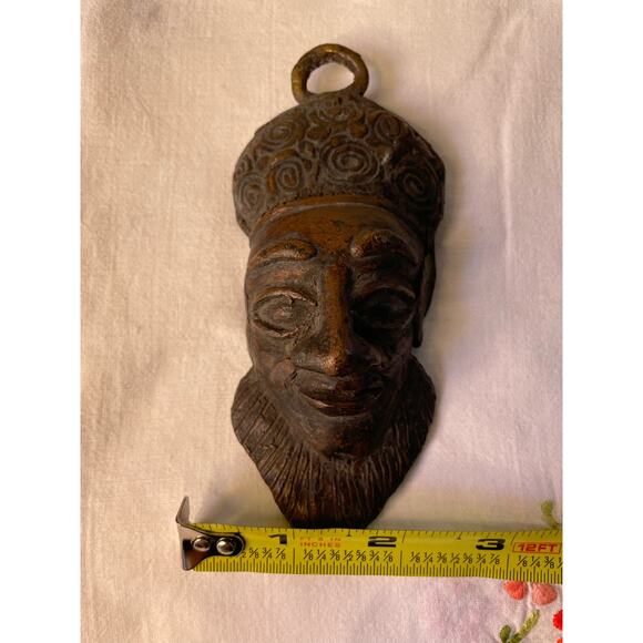 Vintage Rare Small Bronze African Hanging Wall Mask. 5 in X 2 in. - Picture 5 of 5